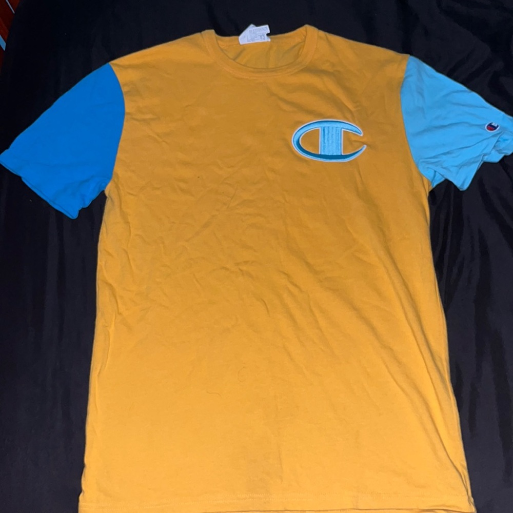 Mens champion T-shirt, yellow,royal blue,and light blue. Size Small.